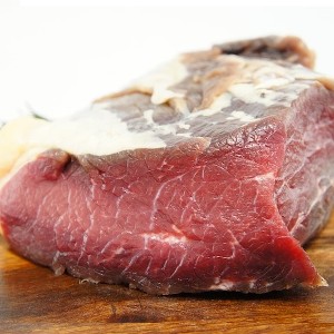 Carne de sol bovina inteira de segunda 500g.